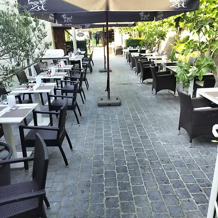 Brasserie Kommilfoo Couette-café